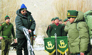 Maj Gen AK Siwach of the 14 Corps flags off an expedition from Ladakh.