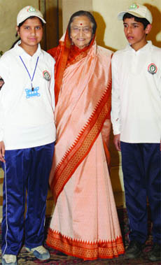 The President, Pratibha Devisingh Patil, interacts with the youth from Jammu and Kashmir who are attending the Youth Exchange Programme organised by the Ministry of Home Affairs at Rashtrapati Bhavan on Saturday. 