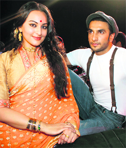  Sonakshi Sinha and Ranveer Singh