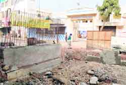The incomplete pillars of the elevated ramp on the GT road in Amritsar.