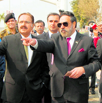 Commerce Minister Anand Sharma and his Pakistani counterpart at the Zero Line.