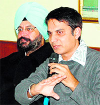 Navtej Sandhu of Sur Saanjh addresses mediapersons in Amritsar on Tuesday