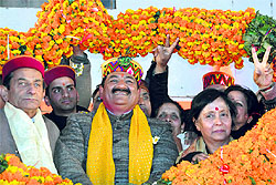 (From left) Himachal Lokhit Party leaders Radha Raman Shashtri, Maheshwar Singh and Shayama Sharma at a function at Shamshi near Kullu on Tuesday