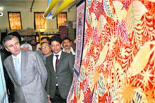 Chief Minister Omar Abdullah visits a carpet industry in the Bari Brahmana Industrial Area 