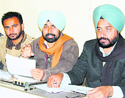 Office-bearers of youth organisations demanding granting of national memorial status to the ancestral house of martyr Madan Lal Dhingra address mediapersons in Amritsar on Friday