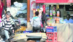 Despite a ban, foreigners smoke at Ghumar Mandi in Ludhiana