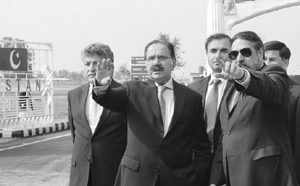 Union Commerce Minister Anand Sharma and his Pakistan counterpart Makhdoom Amin Fahim at Attari 