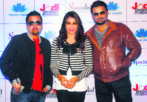 Threes company: Omi Vaidya, Bipasha Basu and R Madhavan