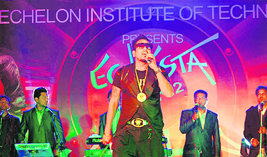 Punjabi singer Jazzy B performs at the Echelon Institute of Technology in Faridabad. 