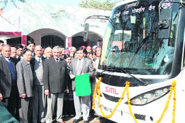 District Legal Services Authority president and District and Sessions Judge Lalit Batra flags off a mobile legal service van in Kurukshetra. 
