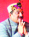 Himachal Lokhit Party president Maheshwar Singh addresses mediapersons in Mandi