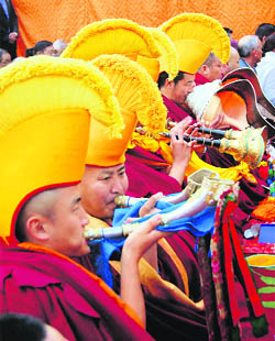 Tibetans at the ceremony. 