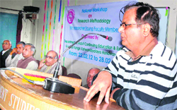 A professor speaks at the workshop at Gurukul Kangri University in Haridwar on Thursday. 