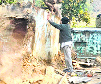 BHEL carries out an anti-encroachment drive at Keshav Kunj in Haridwar. 