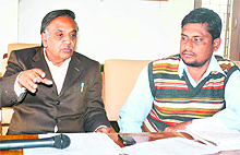 Citizens Council chief Dr Vijay Verma and scientist Dr Pavitra Singh talk about pollution level in the Ganga in Haridwar on Thursday. 
