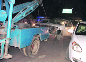 It was only by the evening that tow-away vehicles came to streamline the traffic on the road.