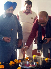 UNWTO representatives Sudhir Sahi and Brig TPS Chaudhary offer flowers at the war memorial in village Asafwala in Fazilka on Tuesday