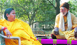BJP leader Uma Bharati with Prof GD Aggarwal in Haridwar
