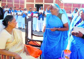 Uttarakhand Governor Margaret Alva meets old women prisoners at the Suddhowala jail near Dehradun on Thursday