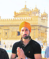 Indian hockey player Sardara Singh at the Golden Temple in Amritsar on Friday.