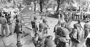 Security personnel cordon off the Delhi High Court after a bomb blast in 2011 (File picture)