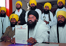 Radical Sikh leader Baljit Singh Daduwal interacts with the media in Bathinda on Saturday