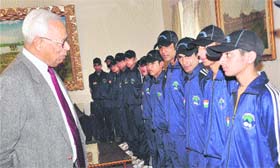 Governor NN Vohra interacts with students from Bandipore at Raj Bhawan in Jammu on Saturday