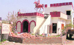 The memorial to Baba Bhan Singh at Sunet village