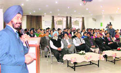 An expert at a seminar organised by the GGNIMT.