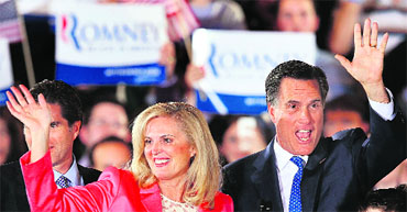Republican presidential candidate Mitt Romney and his wife Ann Romney thank supporters in Boston