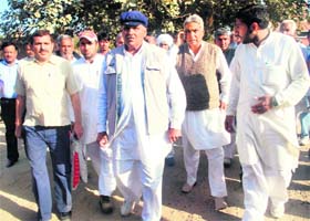 Jat leaders come out of Central Jail at Hisar after their release on Sunday