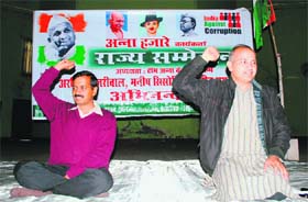Team Anna members Arvind Kejriwal and Manish Sisodia in Mandi on Monday