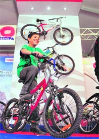 Hero Cycless hi-end range cycle Urban Trail, which will be available at Walmart stores