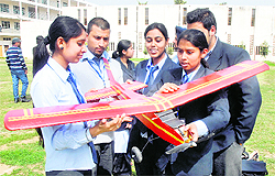 Students of KCL-IMT were a dejected lot as the much-awaited air show during the HR summit failed miserably due to a technical snag in the aero model. 