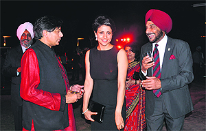  Shashi Tharoor and Gul Panag
