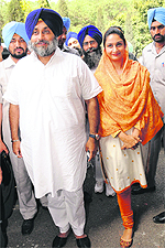 Sukhbir Badal and his wife Harsimrat Kaur 