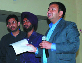 Recruiters addressing the students before the interviews. 