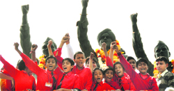 Schoolchildren pay tributes to Shaheed Bhagat Singh, Rajguru and Sukhdev on Martyrdom Day in Ludhiana