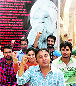 Sahib Singh(centre) with his team