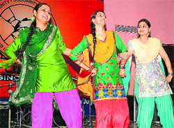 Girls perform gidha at Jhankar Beats at Panjab University in Chandigarh on Wednesday.