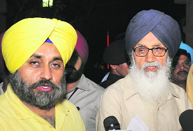 Punjab CM Parkash Singh Badal and Sukhbir Singh Badal after meeting President Pratibha Patil. 