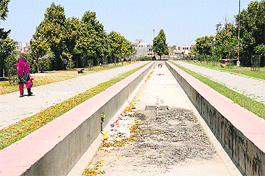Fountains lie defunct at the Sector 12 park in Karnal. 