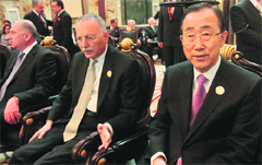 UN Secretary General Ban Ki-Moon (R) and Secretary General of the Organisation of the Islamic Conference, Ekmeleddin Ihsanoglu (C), attend the summit.