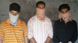 The three alleged drug peddlers (right) arrested by the police.