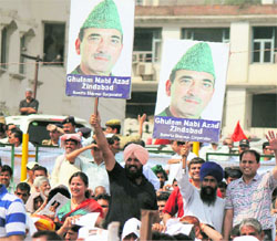 Pro-Azad Congress workers at the rally 