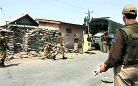 Giving in to residents long-pending demand, the government ordered the removal of a 20-year-old bunker belonging to a paramilitary force from Srinagars downtown area on Monday.