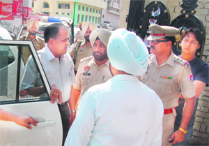 Police Commissioner RP Mittal visits Silver Oak Colony in Amritsar on Tuesday. 