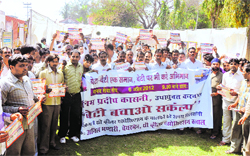 Auto-rickshaw drivers hold an awareness rally against foeticide after taking a mass pledge in Karnal on Friday.