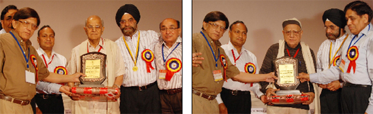 Dr ON Bhakoo and Dr SK Kheterpal (right) being conferred with the Lifetime Achievement Award at the Punjab Pedicon 2012.