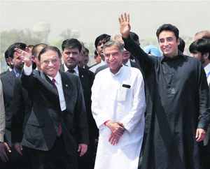 Pakistan President Asif Ali Zardari and his son Bilawal with Parliamentary Affairs Minister PK Bansal in New Delhi.